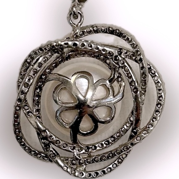 Pearl Pendant - Picture 3 of 3